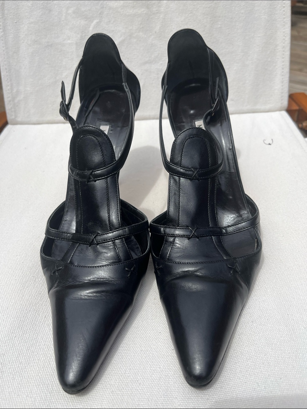 Manolo Blahnik Sz 38 Black pointed toe heels